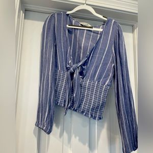 Women’s American Eagle Blue striped Tie Front Blouse